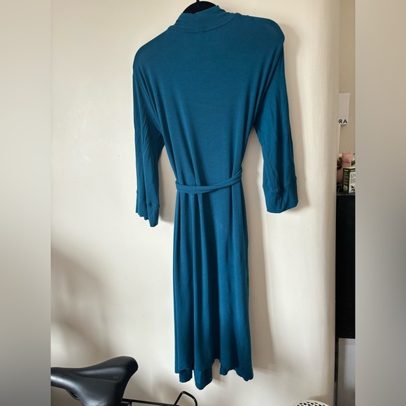 🇨🇦 Rowe women’s the robe in Moroccan Blue colour - Picture 5 of 6
